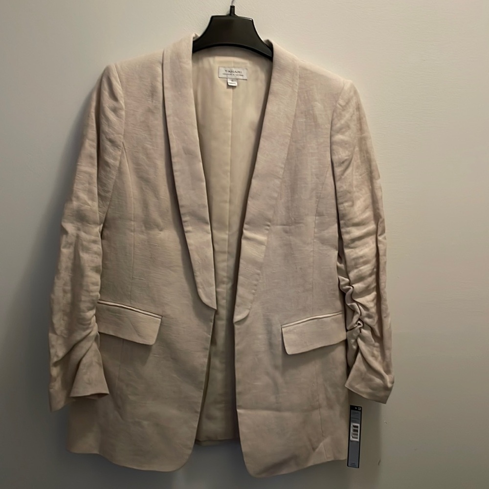 Linen blend touched sleeve blazer